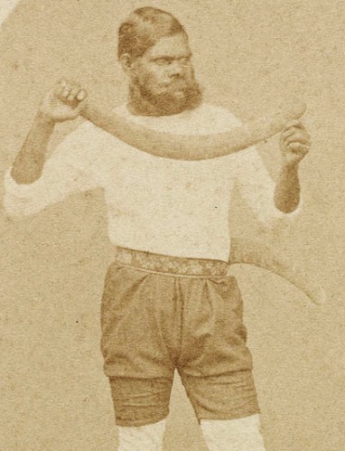 Twopenny, lanceur de balles de cricket de boomerangs